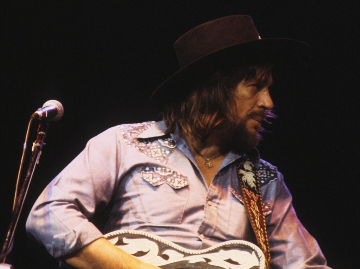 Waylon Jennings Actually Thought His “Outlaw” Title Was Ridiculous: “Dumbest Thing I Ever Heard”