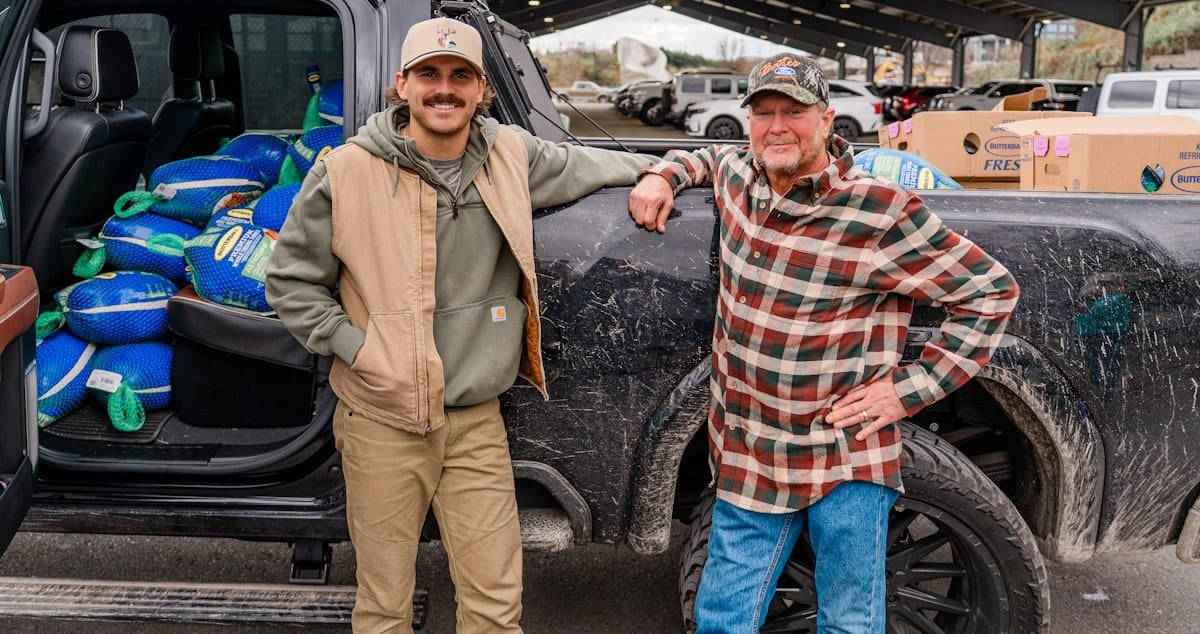 Fans and Country Stars Rally to Replace Spoiled Turkeys for Tracy Lawrence’s Thanksgiving Turkey Fry