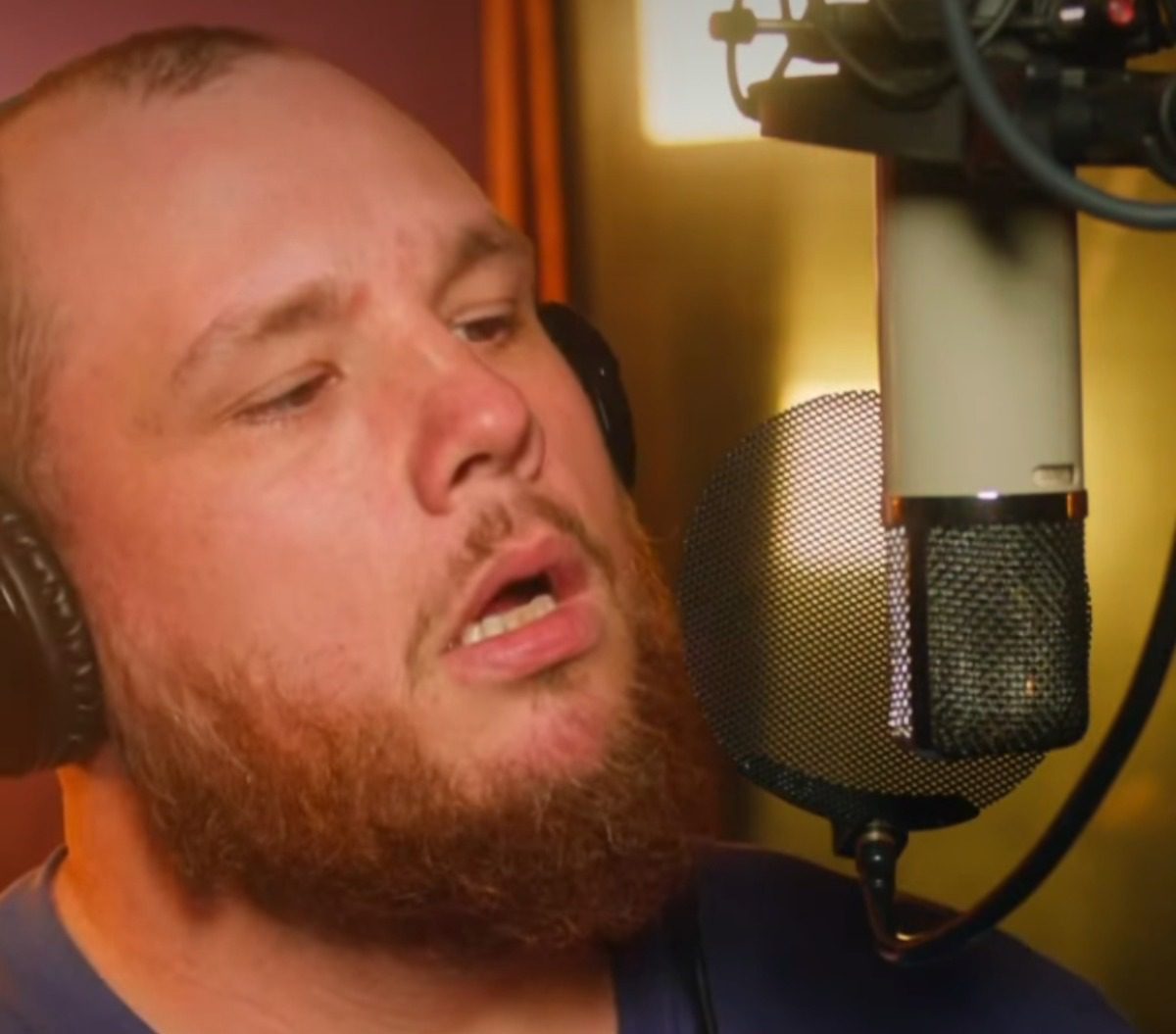 Luke Combs Teases Another Studio Cut Of “Sleepless In A Hotel Room” As Countdown To Big Announcement Continues